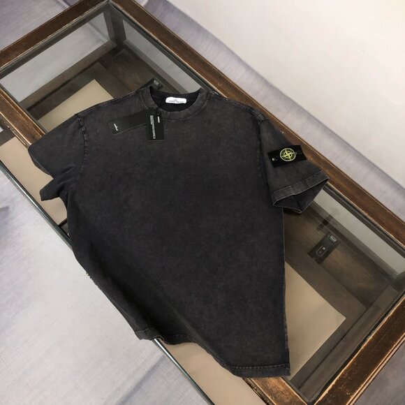 Stone Island T - shirt and Shorts - Picture 8 of 9